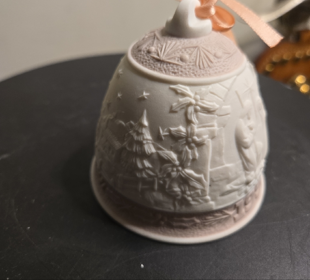 Elegant Lladro 1991 Christmas Ceramic Bell with Ribbon Accent - Picture 5 of 8